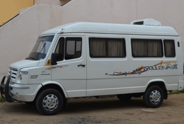 Hire Tempo Traveller on Rent in Agra